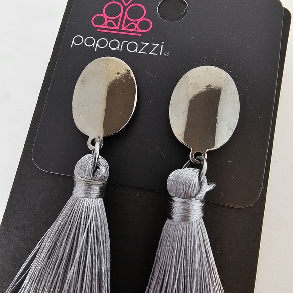 Earrings - Picture 2 of 4